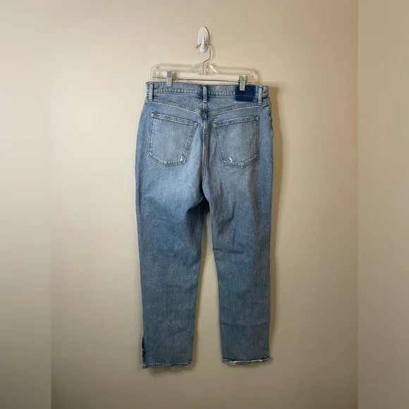Abercrombie & Fitch Curve Love The ‘90s Straight Ultra High Rise Vent Hem Jeans - Picture 4 of 11